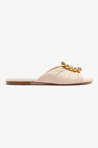 Chloe Gosselin by Studio Larroudé: Flat Nova Couro Off White