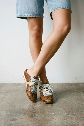 Mule Stella Couro Cobra Marrom, Couro Cobra Azul e Couro Cobra Amarelo Sneaker Larroudé