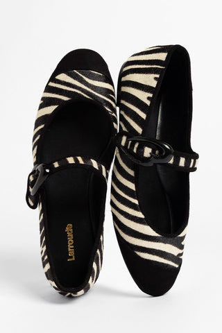 Sapatilha Verona Cap Couro Zebra e Camurça Preto Ballet Larroudé