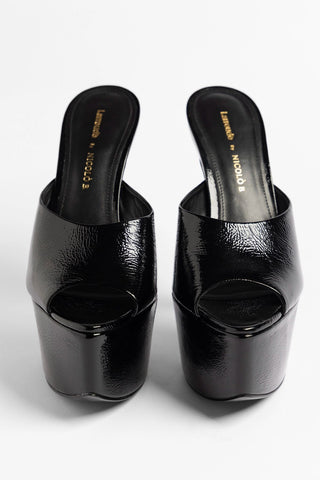 Larroudé by Nicolò B.: Mule Plataforma Isabella Couro Verniz Preto Larroudé x Nicolò Beretta