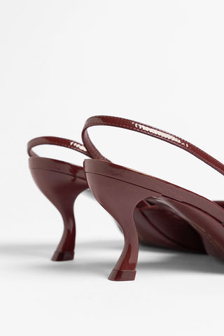 Larroudé by Nicolò B.: Slingback Lucia Couro Verniz Bordô Larroudé x Nicolò Beretta
