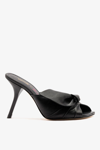Larroudé by Bruno Frisoni: Mule Gigi Couro Preto Mule Larroudé x Bruno Frisoni
