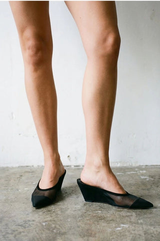 Mule Loulou Mesh Camurça Preto Mule Larroudé