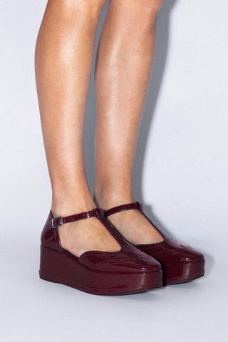 Sandália Flatform Luna Couro Verniz Bordô Sandal Larroudé