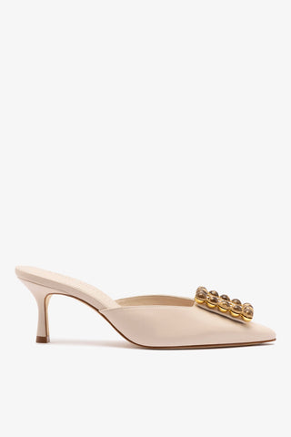 Chloe Gosselin by Studio Larroudé: Mule Ava Couro Off White