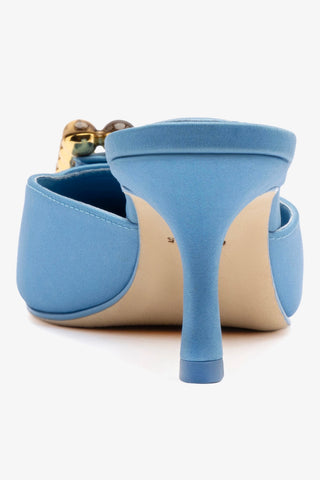 Chloe Gosselin by Studio Larroudé: Mule Ava Cetim Azul