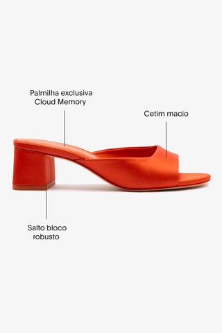 Chloe Gosselin by Studio Larroudé: Mule Anah Cetim Laranja