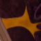 Marrom e amarelo