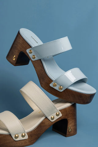 Larroudé x Kenneth Cole: Mule Couro Verniz Azul Sandal Larroudé x Kenneth Cole