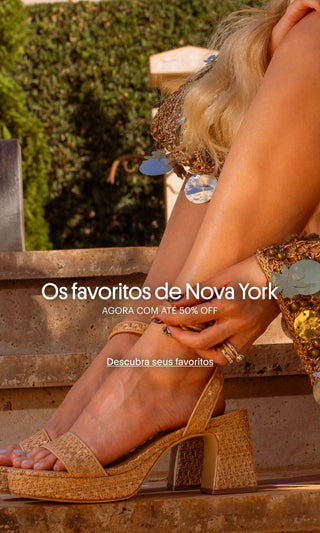 Sandália plataforma em ráfia natural Larroudé, destaque da seleção de favoritos de Nova York com até 50% off.