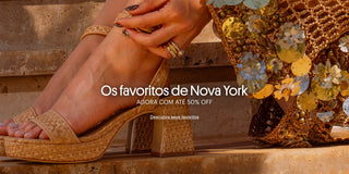 Sandália plataforma em ráfia natural Larroudé, destaque da seleção de favoritos de Nova York com até 50% off.