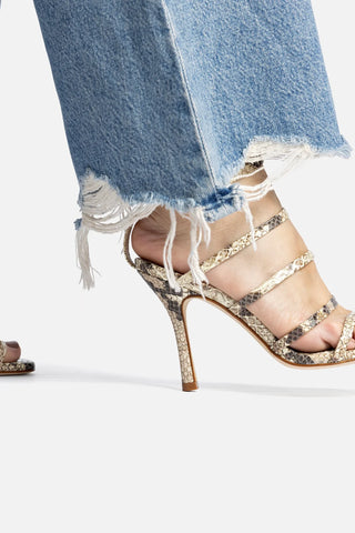 Sandália Sasha Couro Cobra Bege