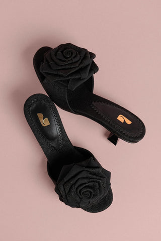 Mule Scarlet Low Ráfia Preto Womens - Shoes - Mules Larroudé