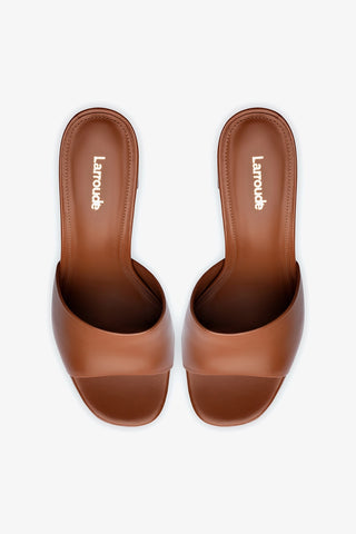 Mule Dolly Couro Caramelo