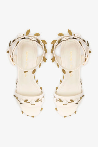 Larroudé x Tanner Fletcher: Sandália Dolly Rose Vines Couro Off White Sandal Larroudé x Tanner Fletcher