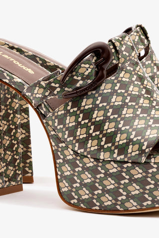 Mule Dolly Verona Couro Verniz Estampado Verde