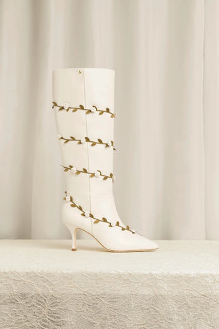 Larroudé x Tanner Fletcher: Bota Kate Mid Rose Vines Couro Off White Boot Larroudé x Tanner Fletcher