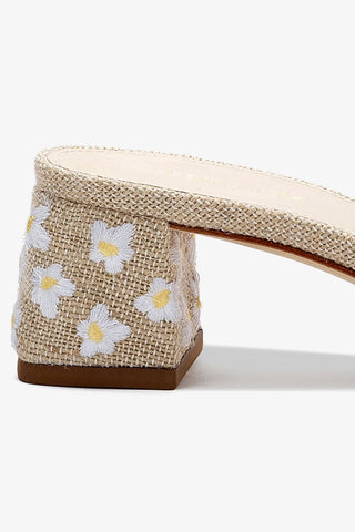 Mule Brigitte Linho Bege e Bordado Floral Sandal Larroudé