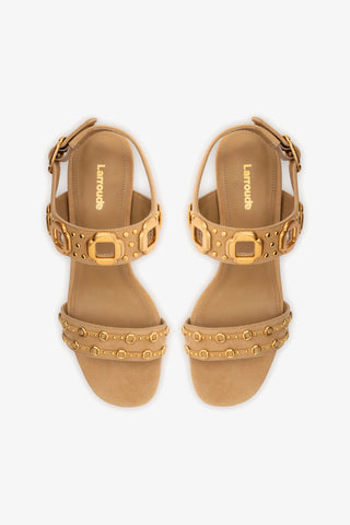 Sandália Salto Bloco Milan Marrom e Tachas Dourado