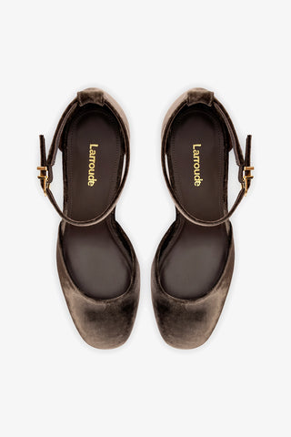 Sandália Plataforma Ari Veludo Marrom