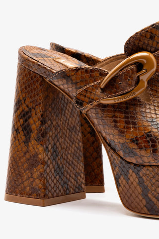 Mule Clog Dolly Verona Couro Cobra Marrom
