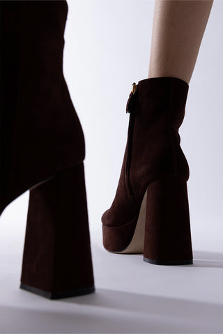 Bota Plataforma Dolly Camurça Marrom Boot Larroudé