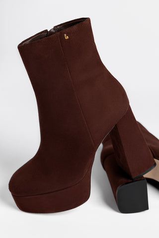 Bota Plataforma Dolly Camurça Marrom Boot Larroudé