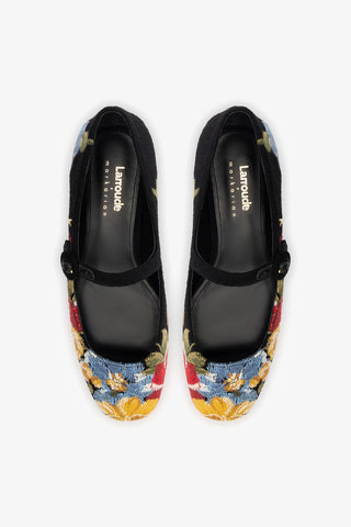 Larroudé x Markarian: Sapatilha Lã Preto Floral