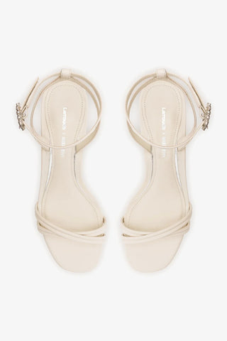 Larroudé x Markarian: Sandália Annie Mini Couro Off White Sandal Larroudé x Markarian