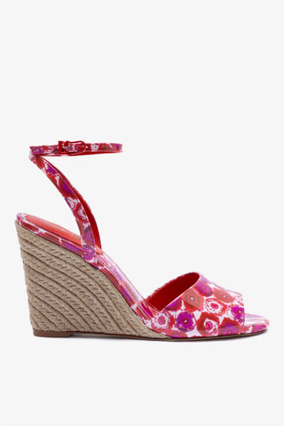 Larroudé x Jonathan Cohen: Sandália Anabela Yves Couro Verniz Estampado Multicor