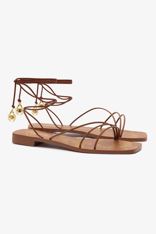 Nadia Flat Sandal In Caramel Leather