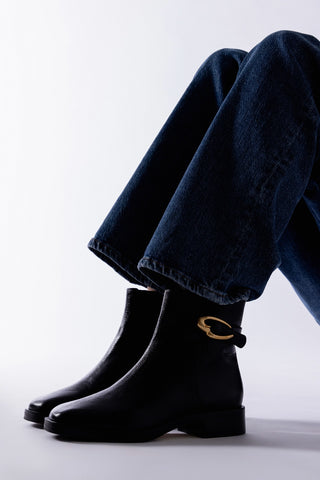 Bota Anne Verona Low Couro Preto Boot Larroudé