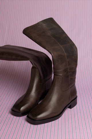 Bota Anne Couro Marrom Boot Larroudé
