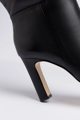 Bota Cano Largo Cindy Couro Preto Boot Larroudé