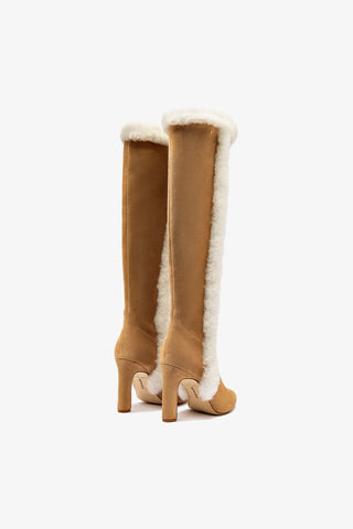 Bota Cindy Hi Camurça Caramelo e Lã Natural