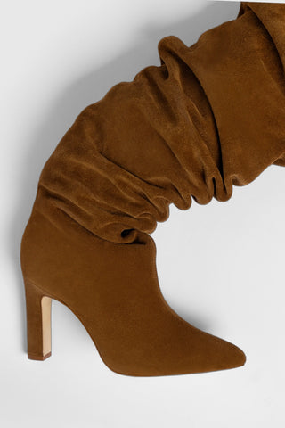 Bota Slouch Cindy Camurça Marrom Boot Larroudé