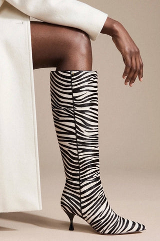 Bota Georgia Couro Zebra Boot Larroudé