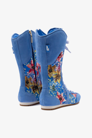 Larroudé x Jonathan Cohen: Bota Tênis Cano Médio Camurça Azul e Cetim Estampado Multicor