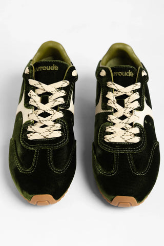Tênis Stella Veludo Verde Sneaker Larroude