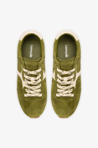 Tênis Stella Camurça Verde e Couro Off White Sneaker Larroudé
