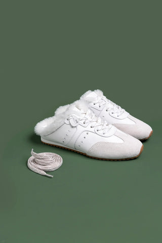 Mule Tênis Stella Couro Branco Camurça Cinza e Lã Branco