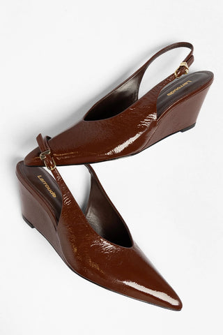 Slingback Loulou Couro Verniz Marrom Pump Larroudé