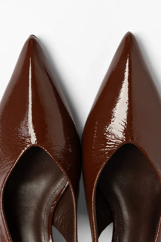 Slingback Loulou Couro Verniz Marrom Pump Larroudé