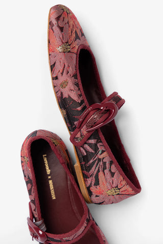 Larroudé by Markarian: Sapatilha Verona Brocado Floral Bordô Ballet Larroudé