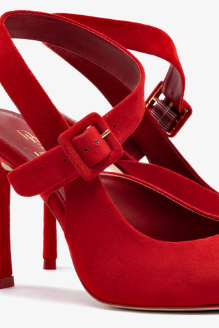 Deena By Larroudé Pump In Blood Red Suede