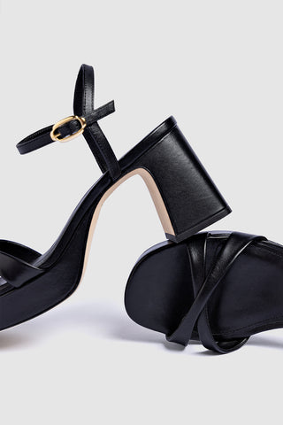 Sandália Plataforma Bianca Low Couro Preto Sandal Larroudé