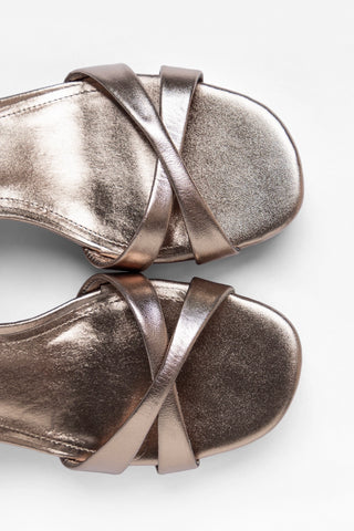 Sandália Plataforma Bianca Low Couro Dourado Sandal Larroudé
