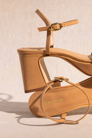 Sandália Plataforma Bianca Low Couro Verniz Bege