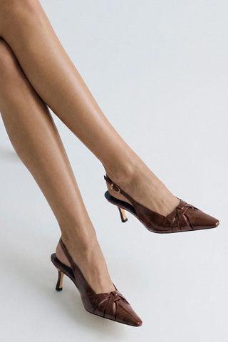 Slingback Kirstin Couro Verniz Marrom Pump Larroudé
