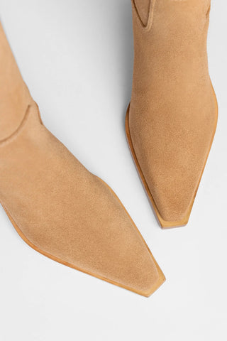 Bota Florencia Camurça Caramelo Boot Larroudé